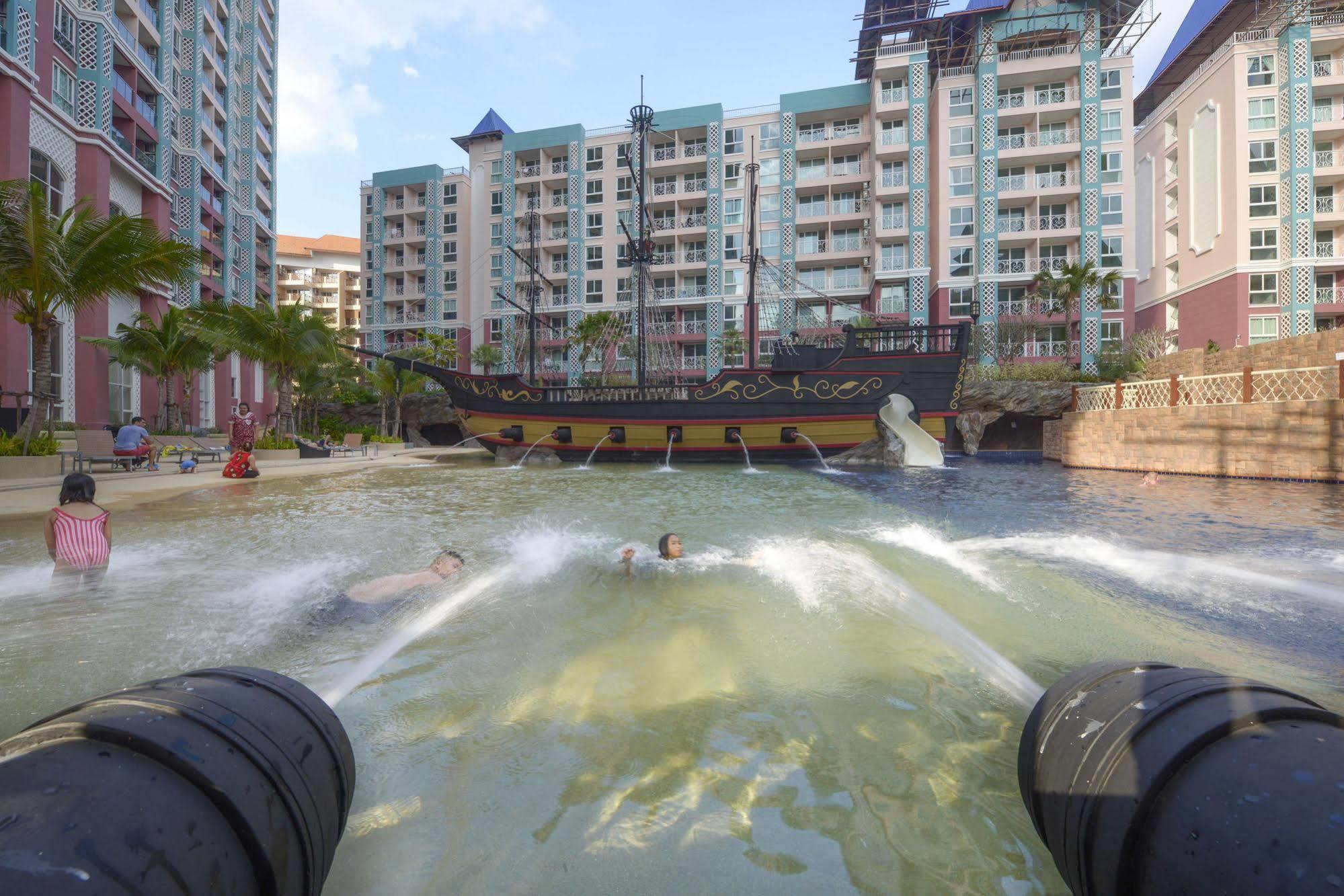 Hotel Grande Caribbean Pattaya Esterno foto